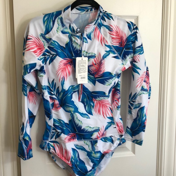 Ao Ni Hua Other - NWT Long sleeve swim suit with zip front